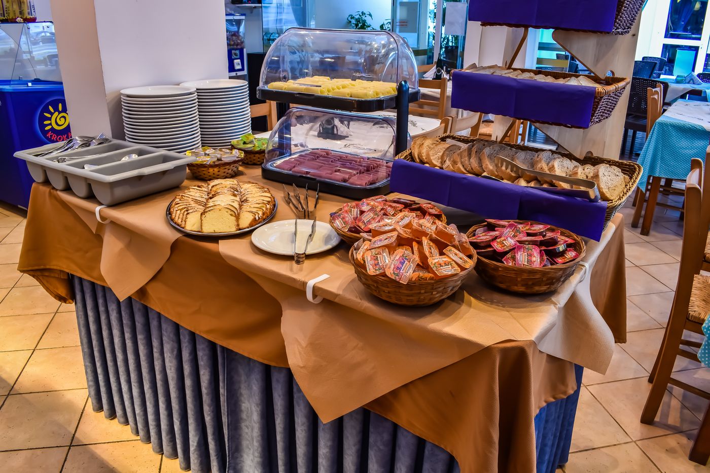 Govino-Bay-Apartments-Restaurant-68