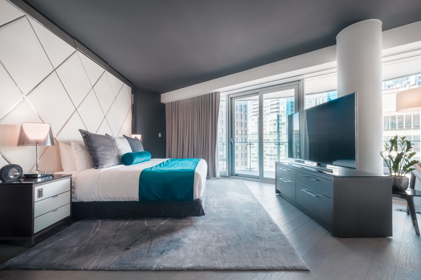 Paradox-Hotel-Vancouver-Room-33