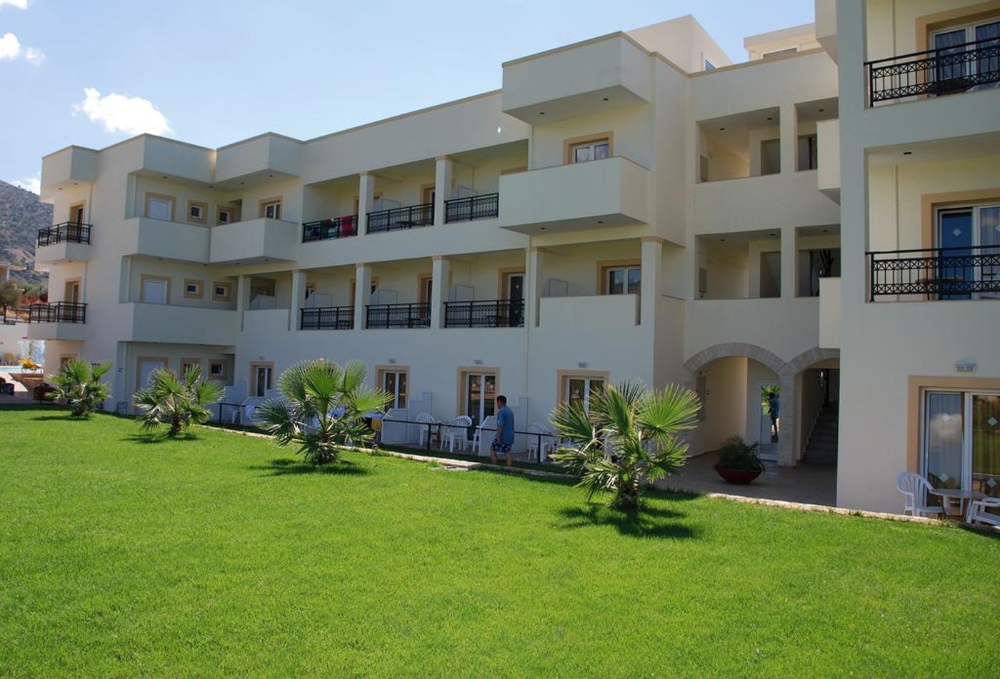 Real Palace Hotel & Studios