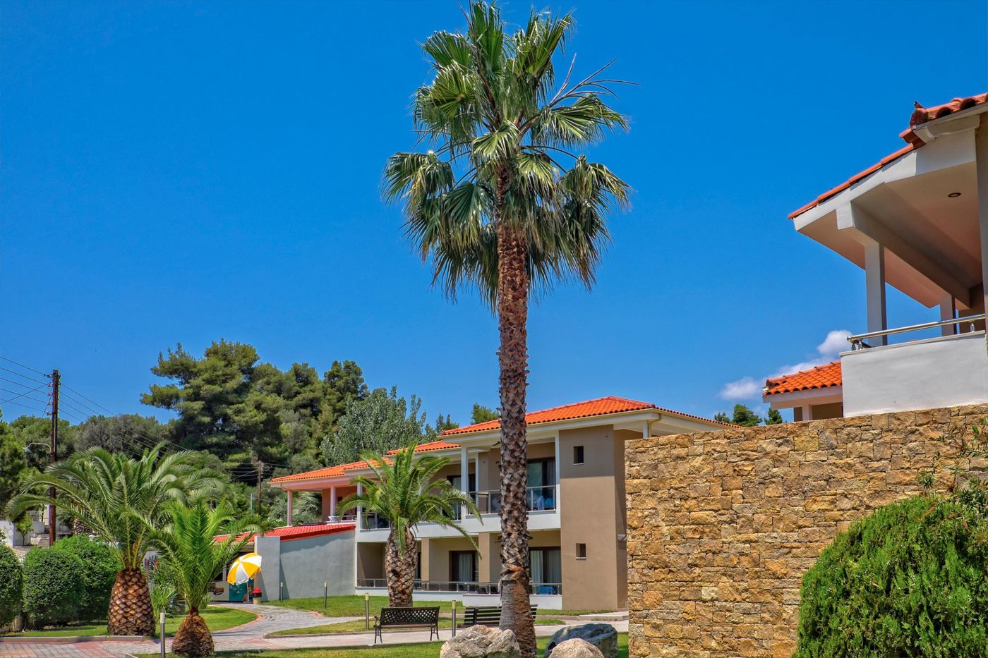 Lagomandra-Beach-Hotel-Terrace-11