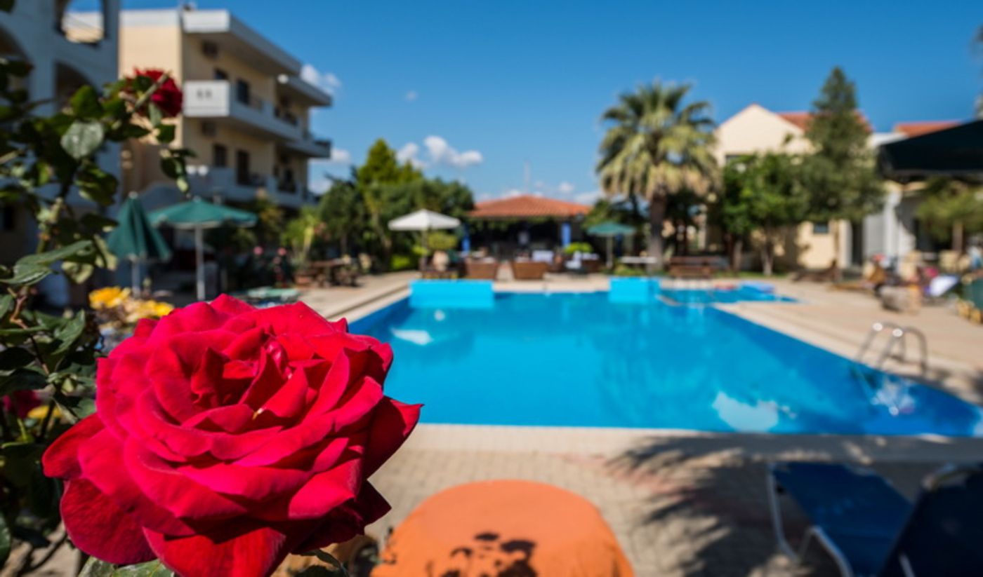 Nireas-Hotel-Pool-10