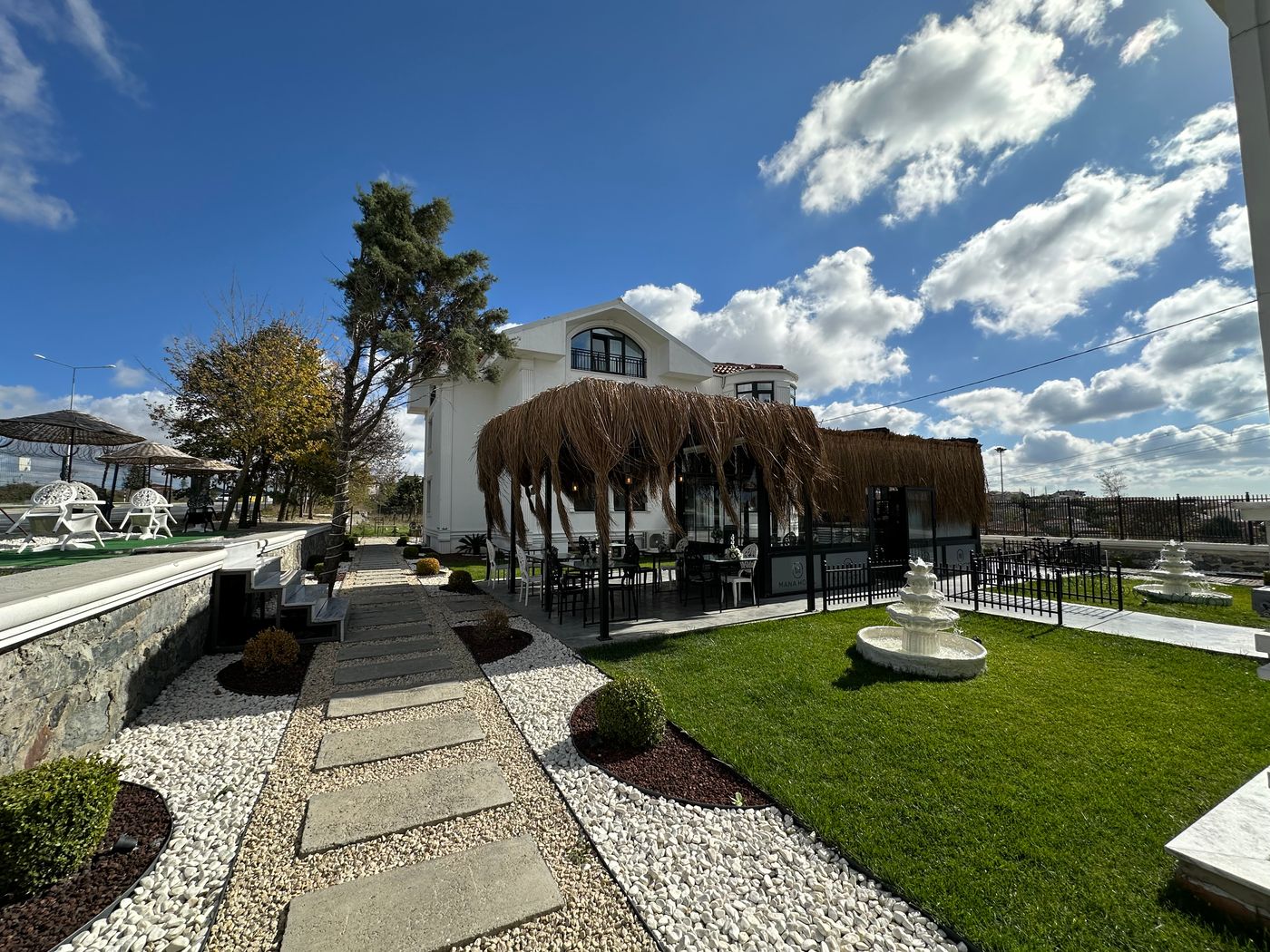 D-Twins-Airport-Hotel-General-view-7