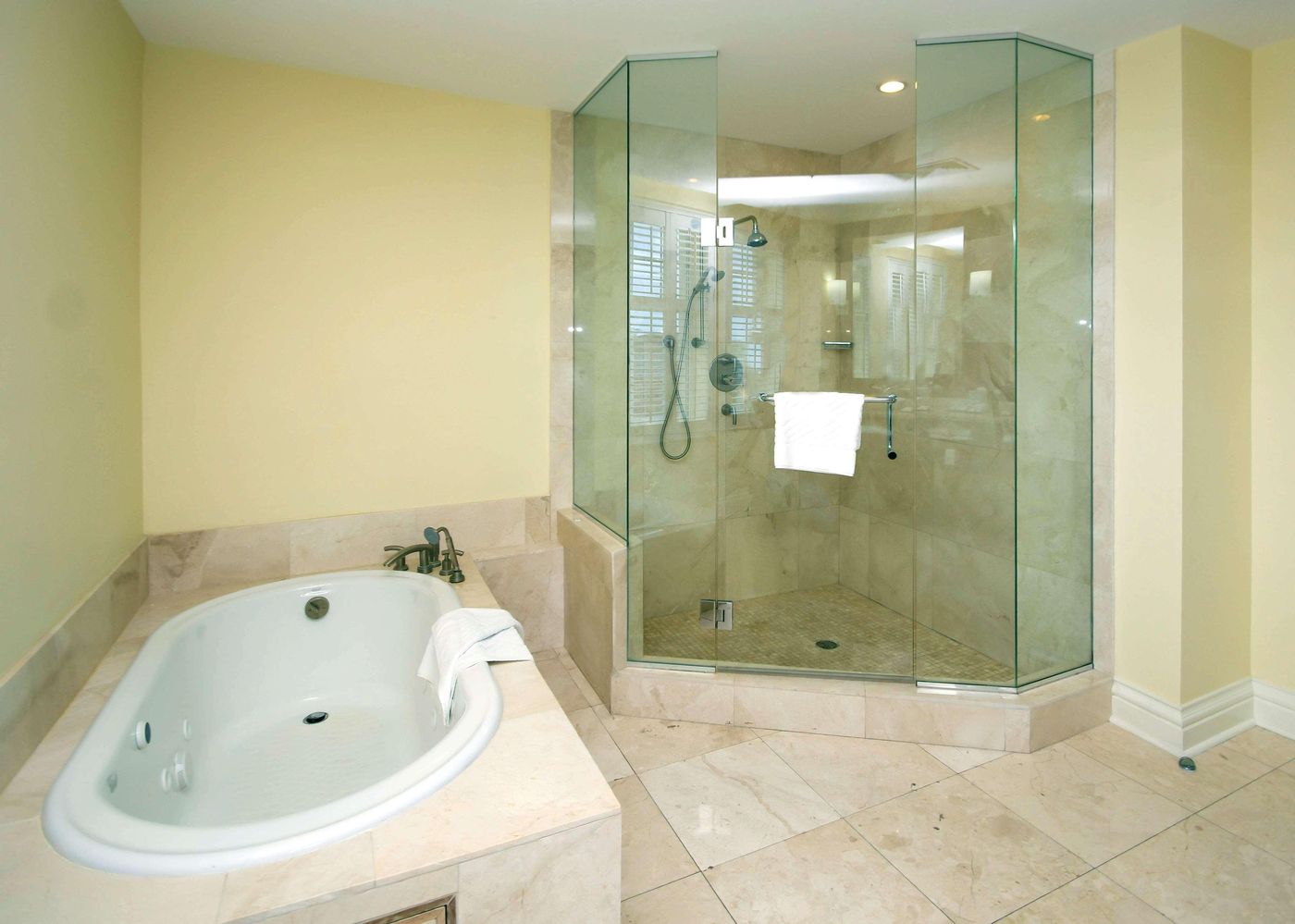 British-Colonial-Room-43