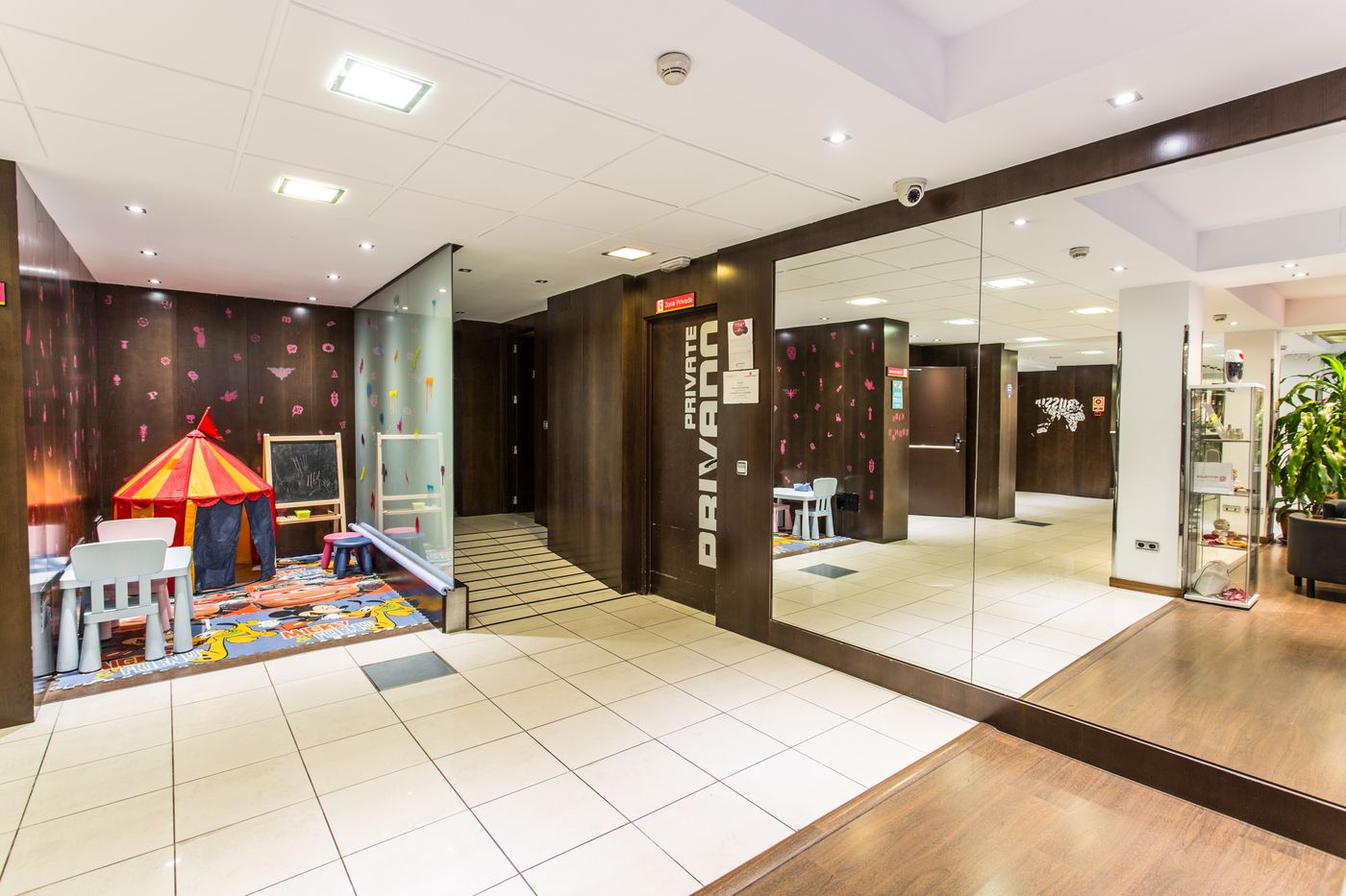 Petit-Palace-Arturo-Soria-Lobby-42