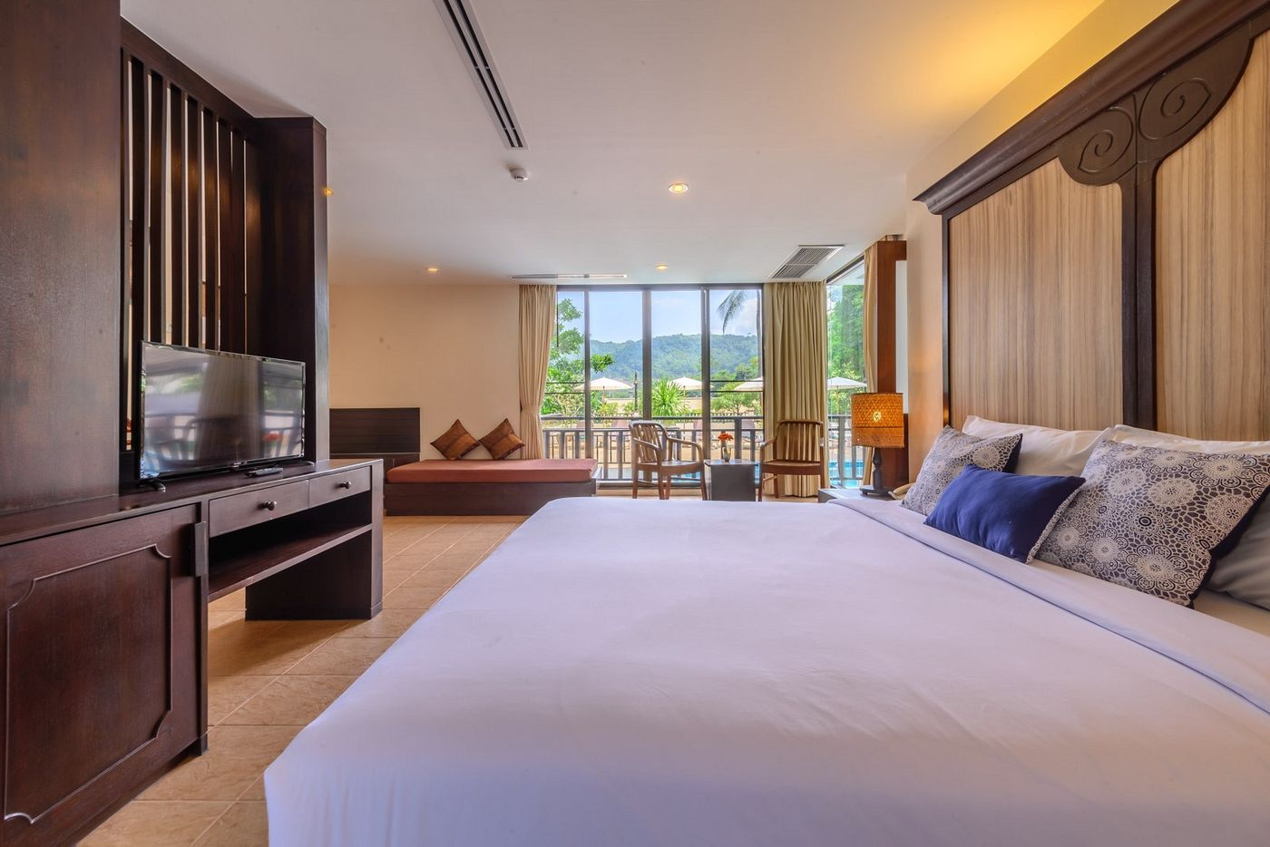 Patong-Lodge-Hotel-Room-40