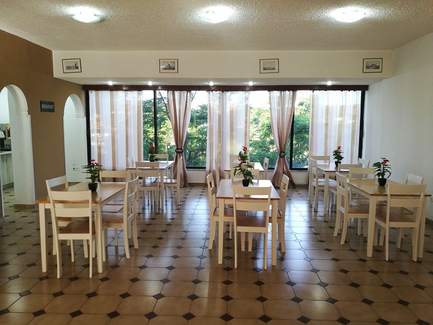 Golden-Days-Aparthotel-Restaurant-18