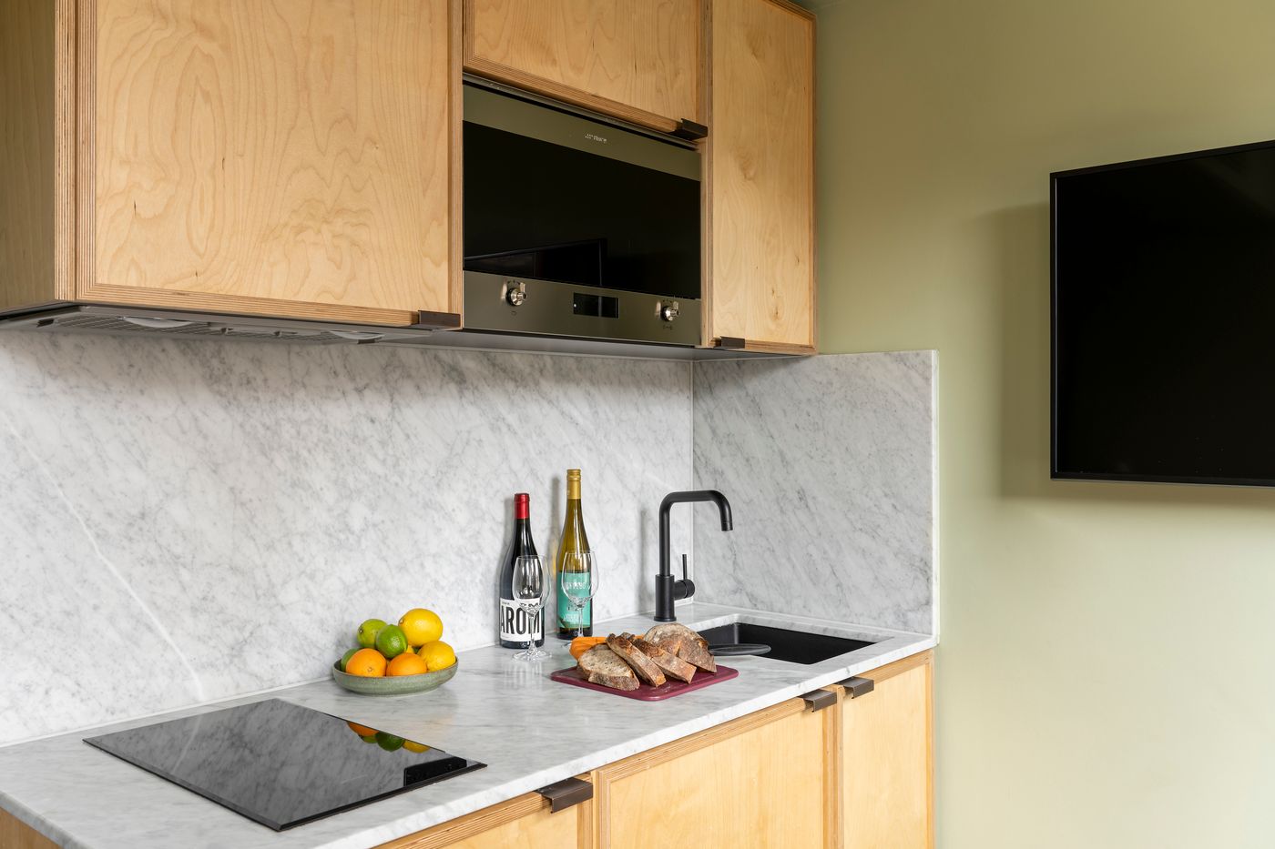 Locke at Broken Wharf, Millennium Bridge - United Kingdom - London - Room - 5