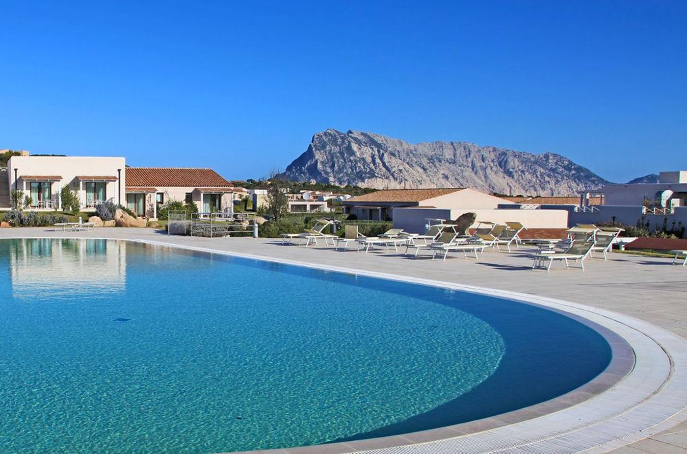 Grande-Baia-Resort-Hotel-Pool-2