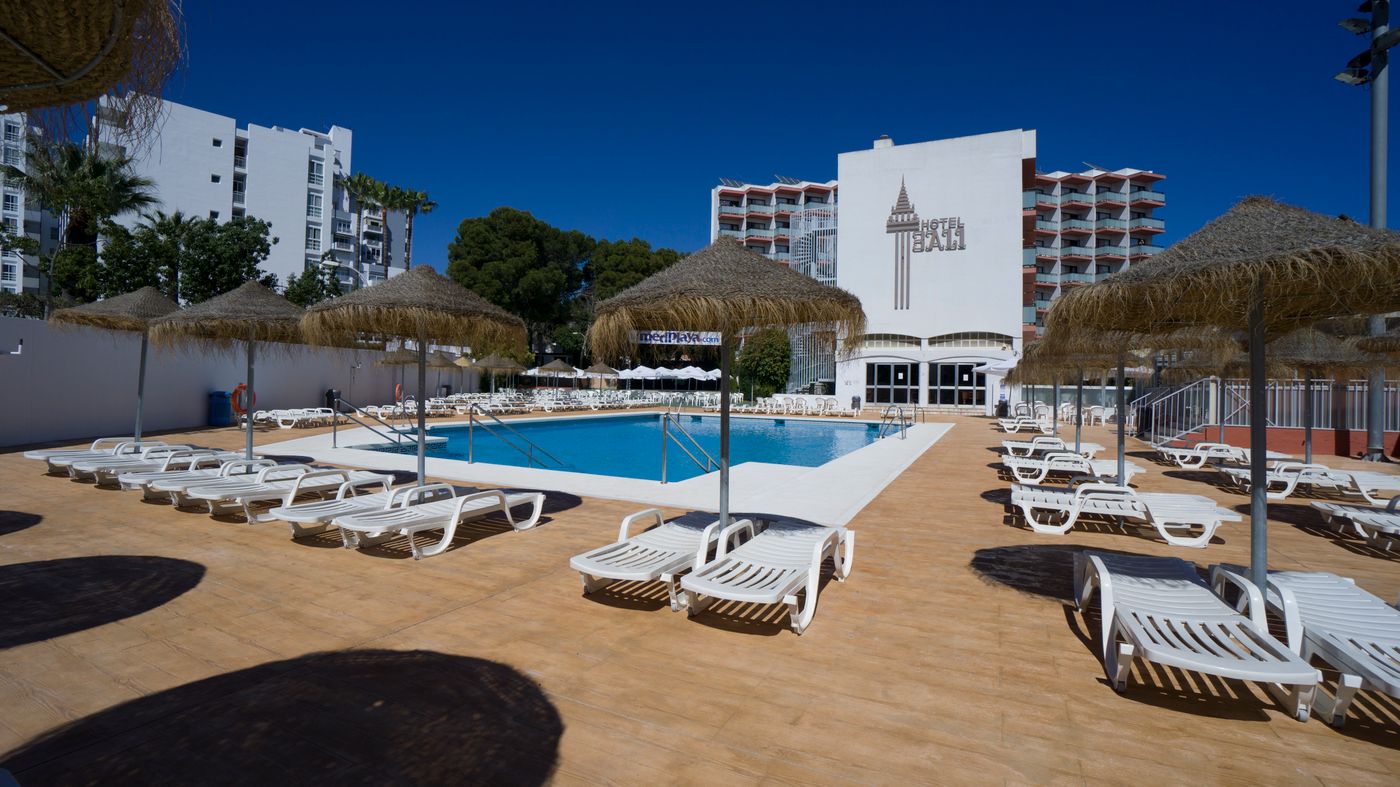 Medplaya-Hotel-Bali-Pool-11