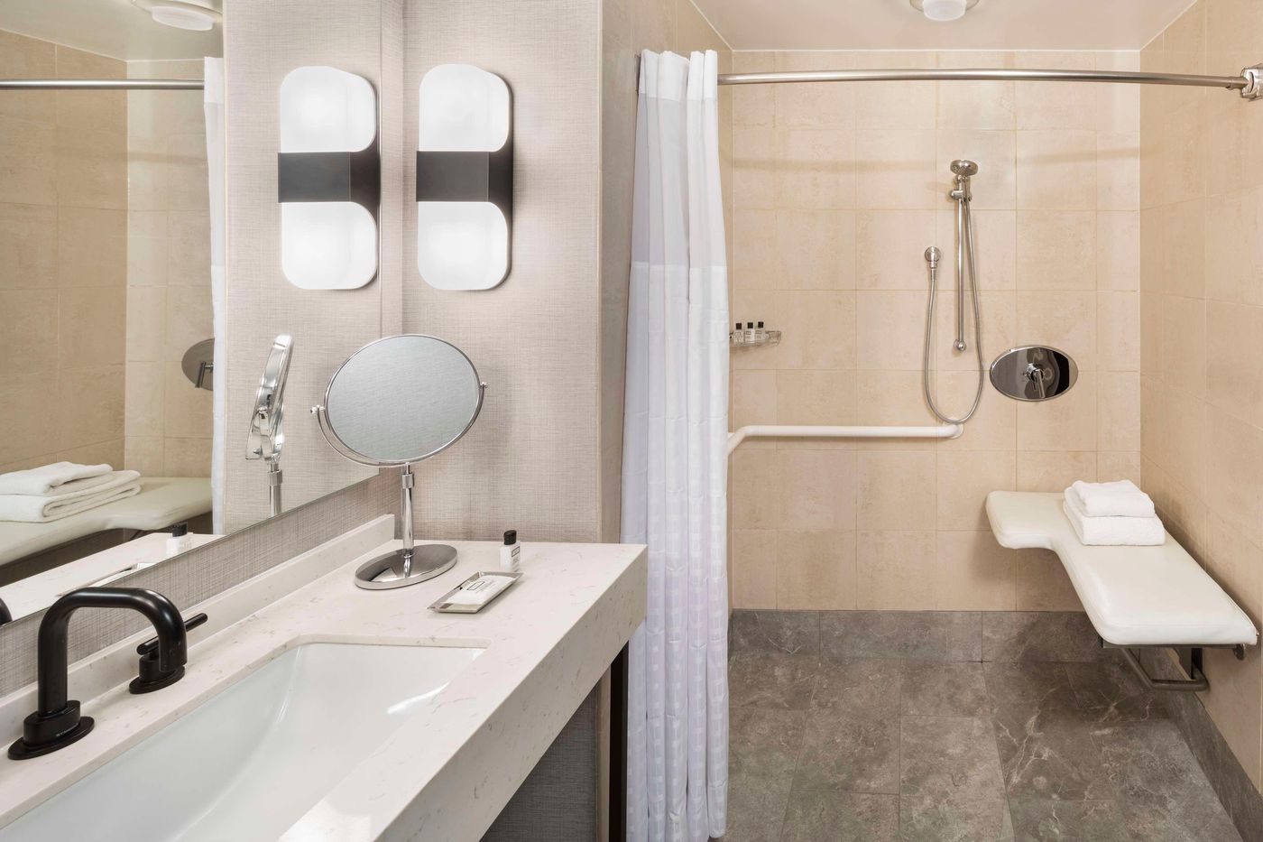 Hyatt-Regency-Jersey-City-on-the-Hudson-Room-26