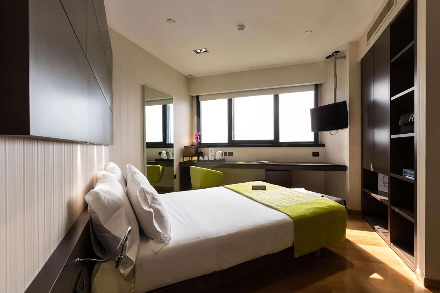 Best-Western-Plus-The-Hub-Hotel-Room-5