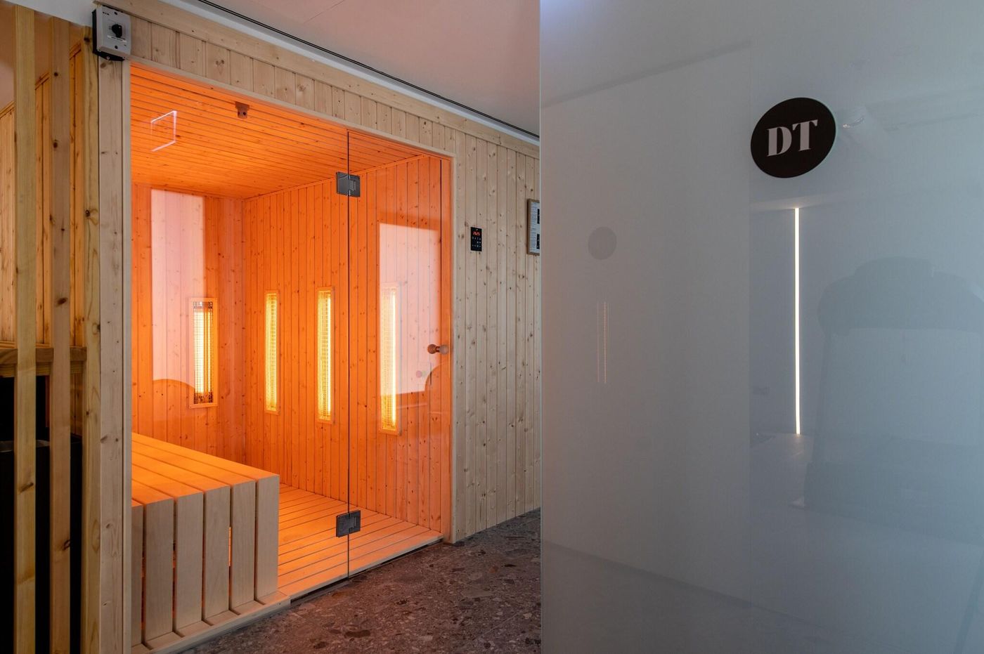 The-Three-Corners-Downtown-Edition-Hotel-Sports-and-Entertainment-37