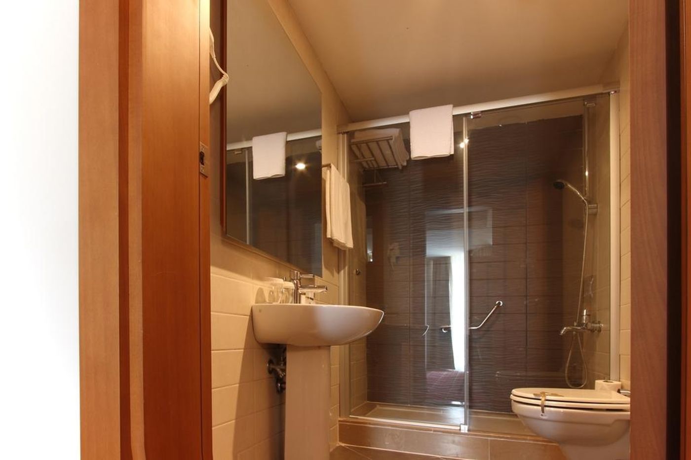 Crystal-Prestige-Elite-Room-31