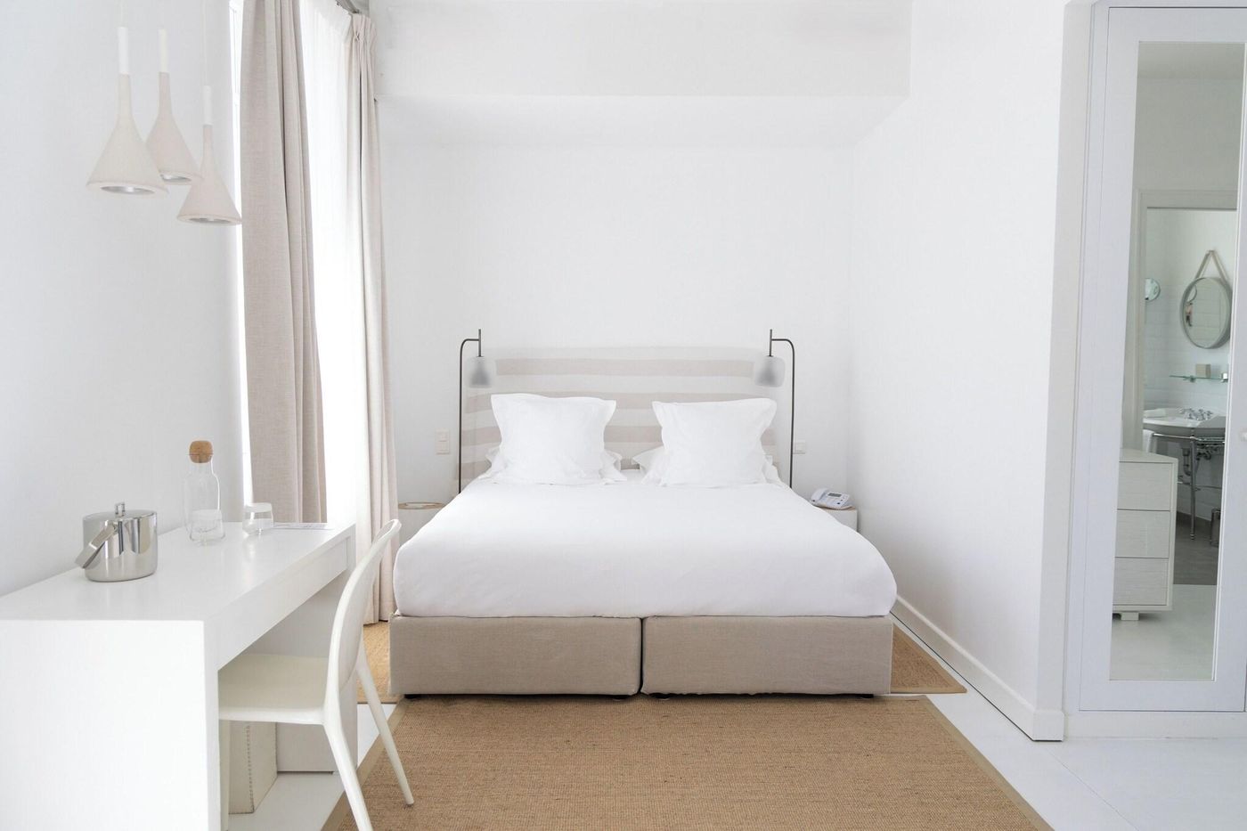 White-1921-Saint-Tropez-Room-13