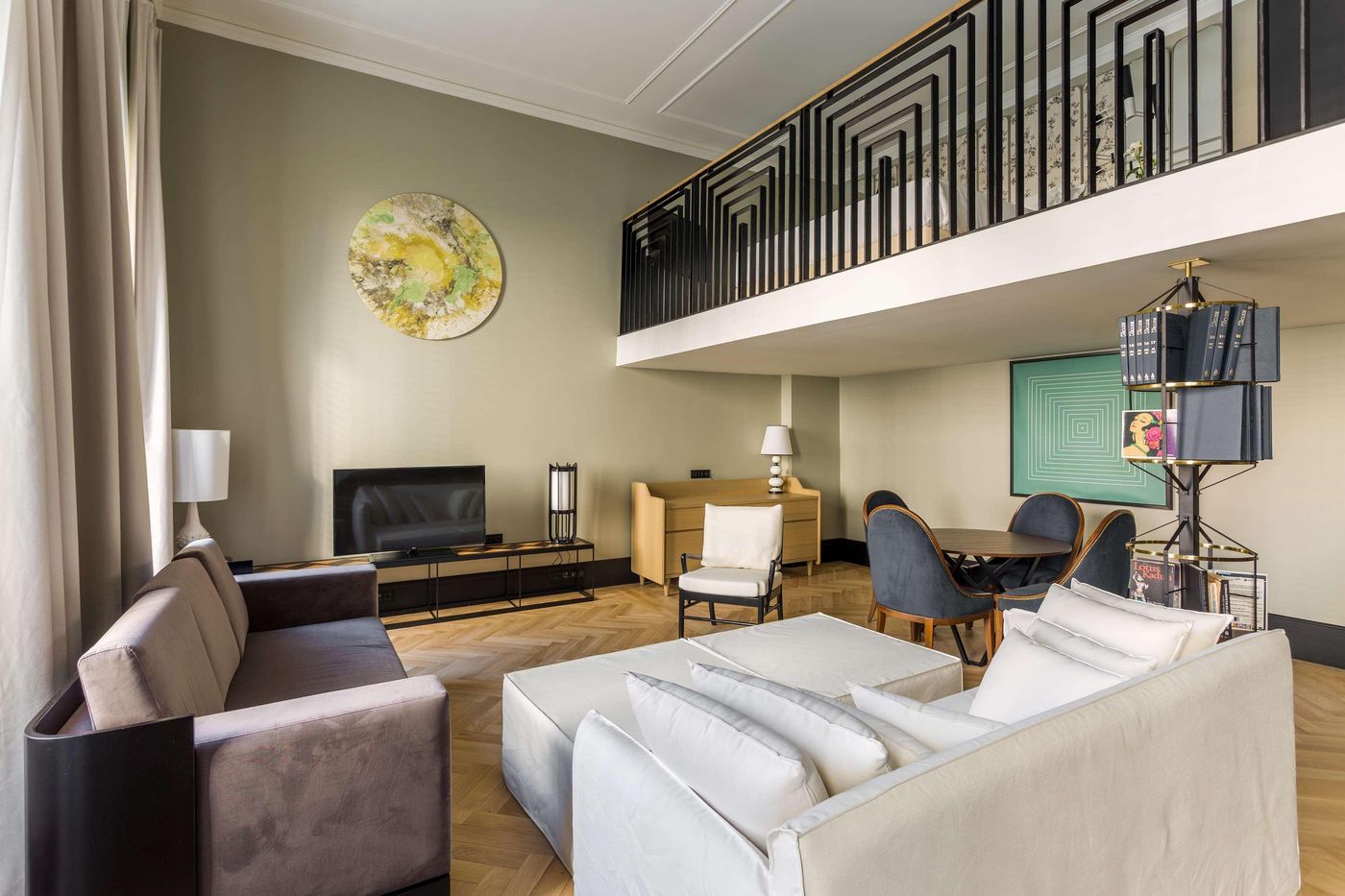 Room-Mate-Emir-Room-38