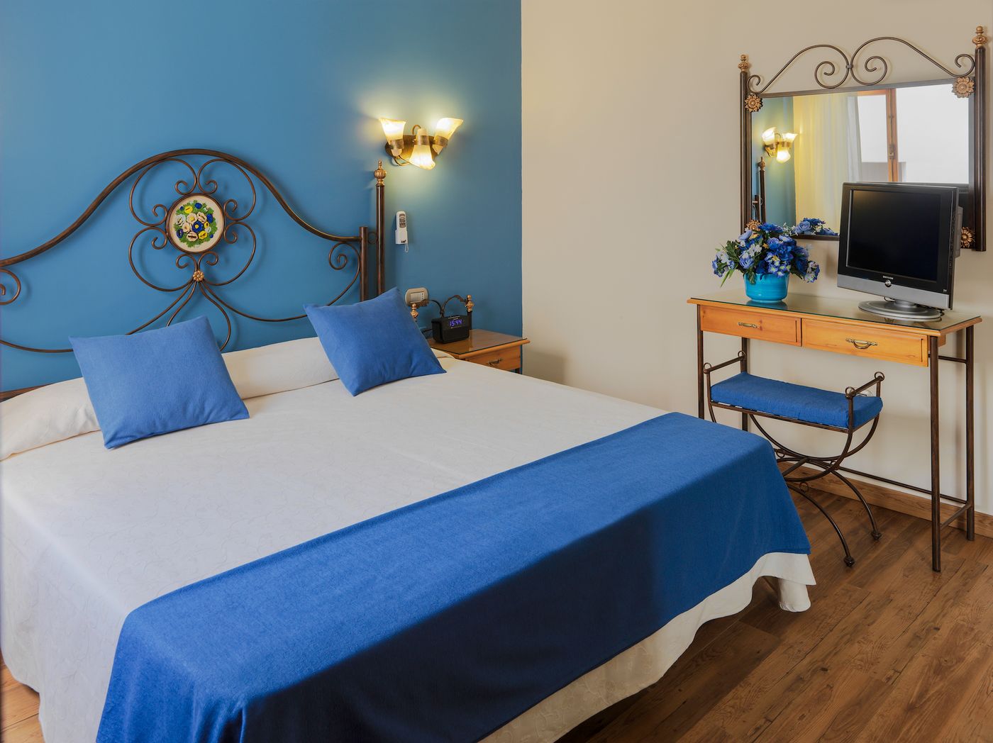 Regency-Torviscas-Apartments-Suites-Room-16