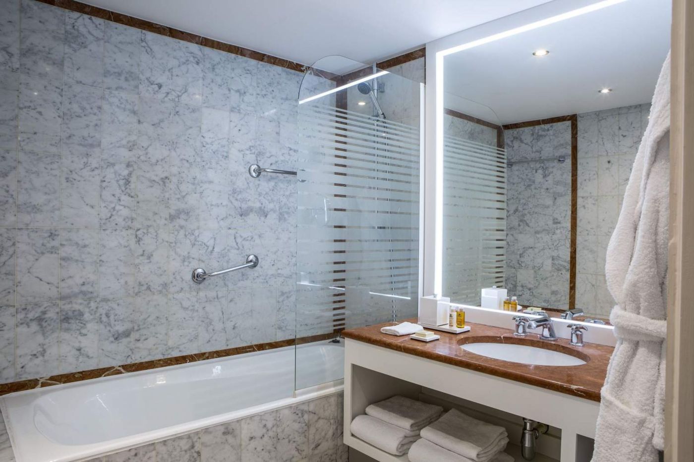 Royal-Garden-Champs-Elysees-Room-44