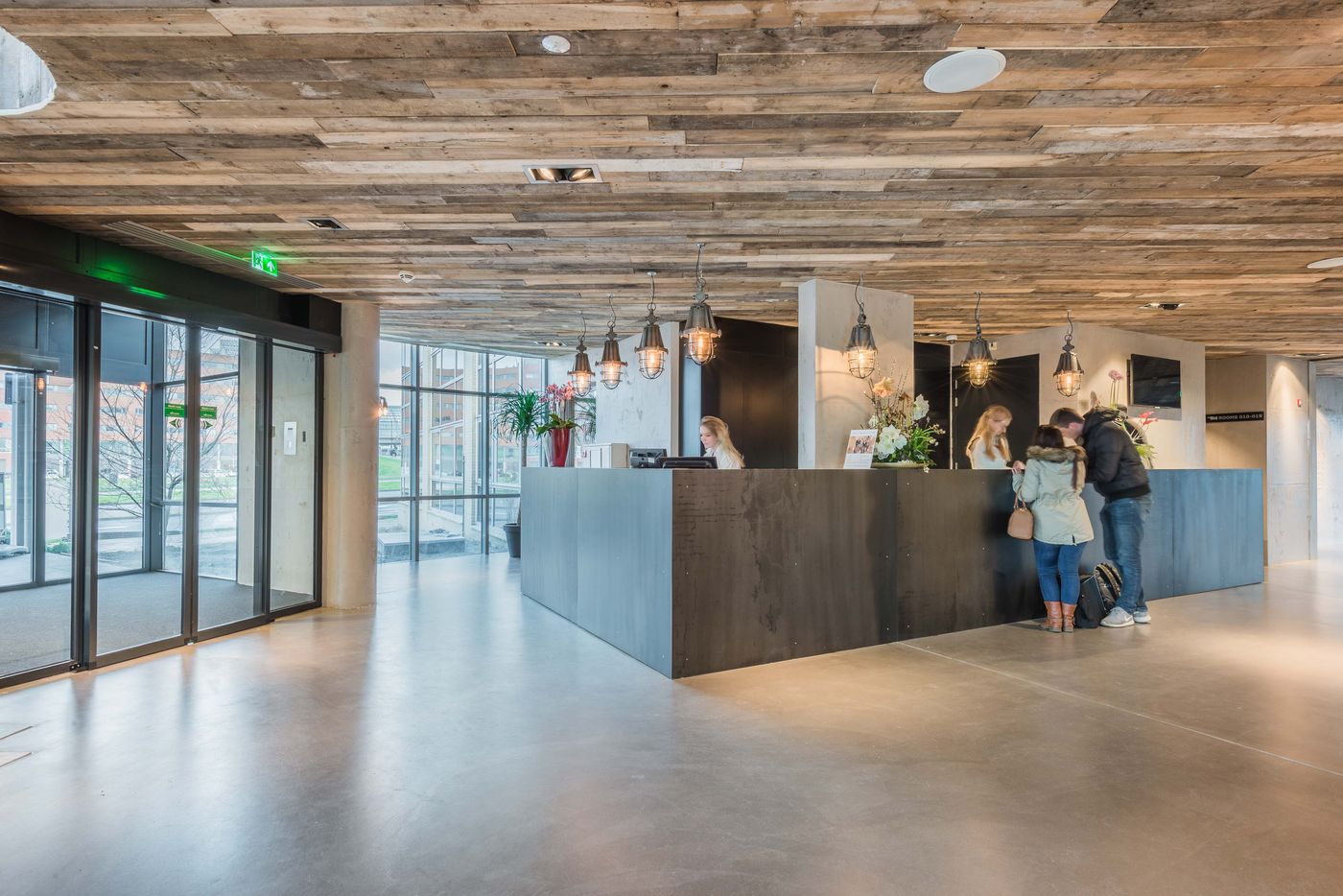 Urban-Lodge-Hotel-Lobby-20