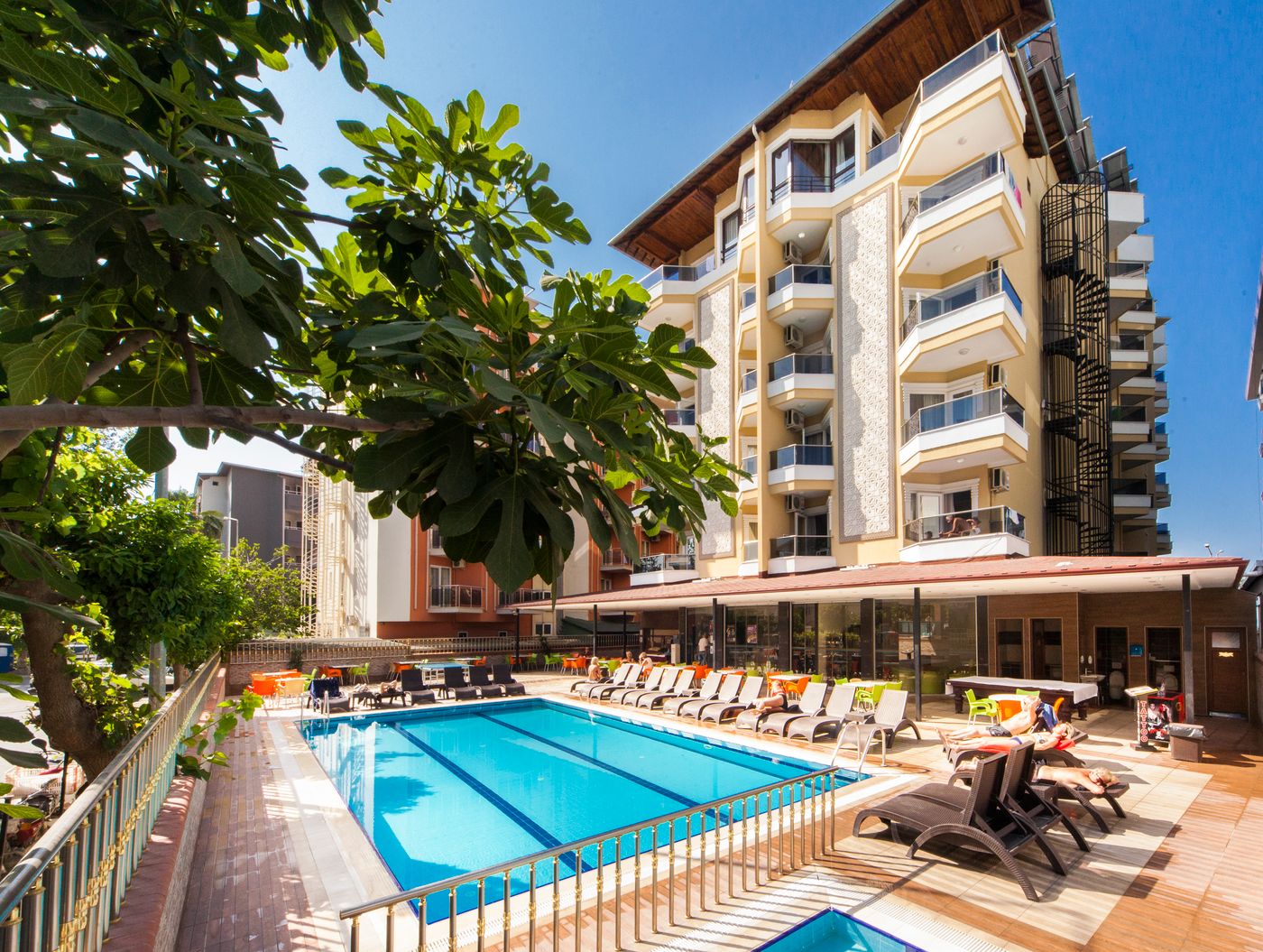 Kleopatra-Ada-Beach-Pool-1