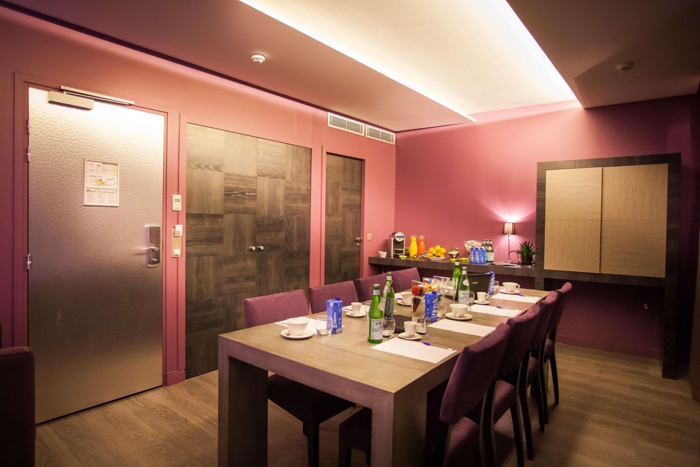 Legend - France - PARIS - Conferences - 1