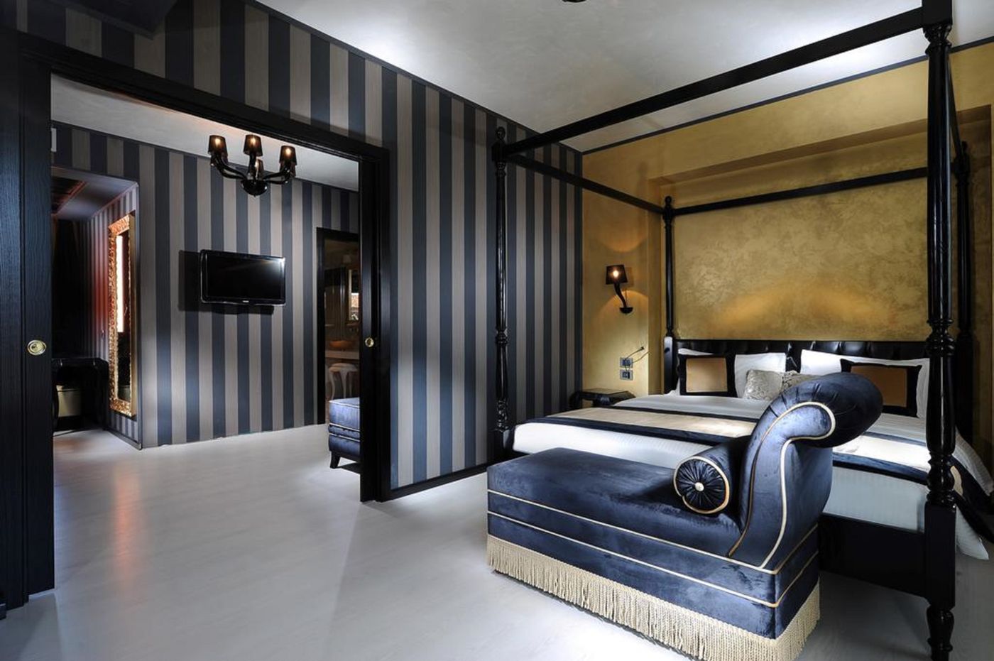 Carnival-Palace-Room-34