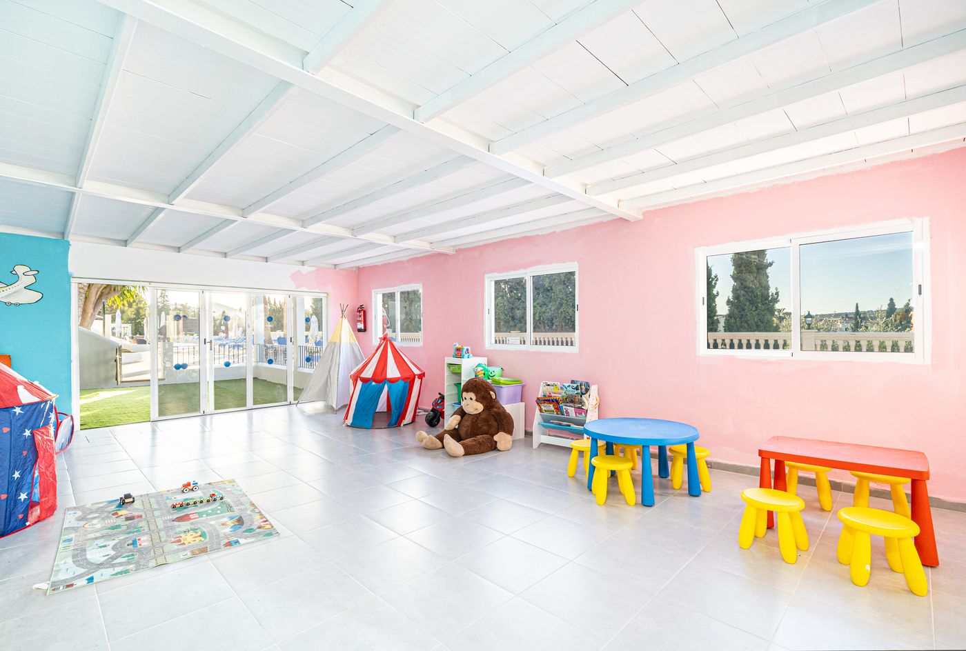 03.09.25 Holiday Center