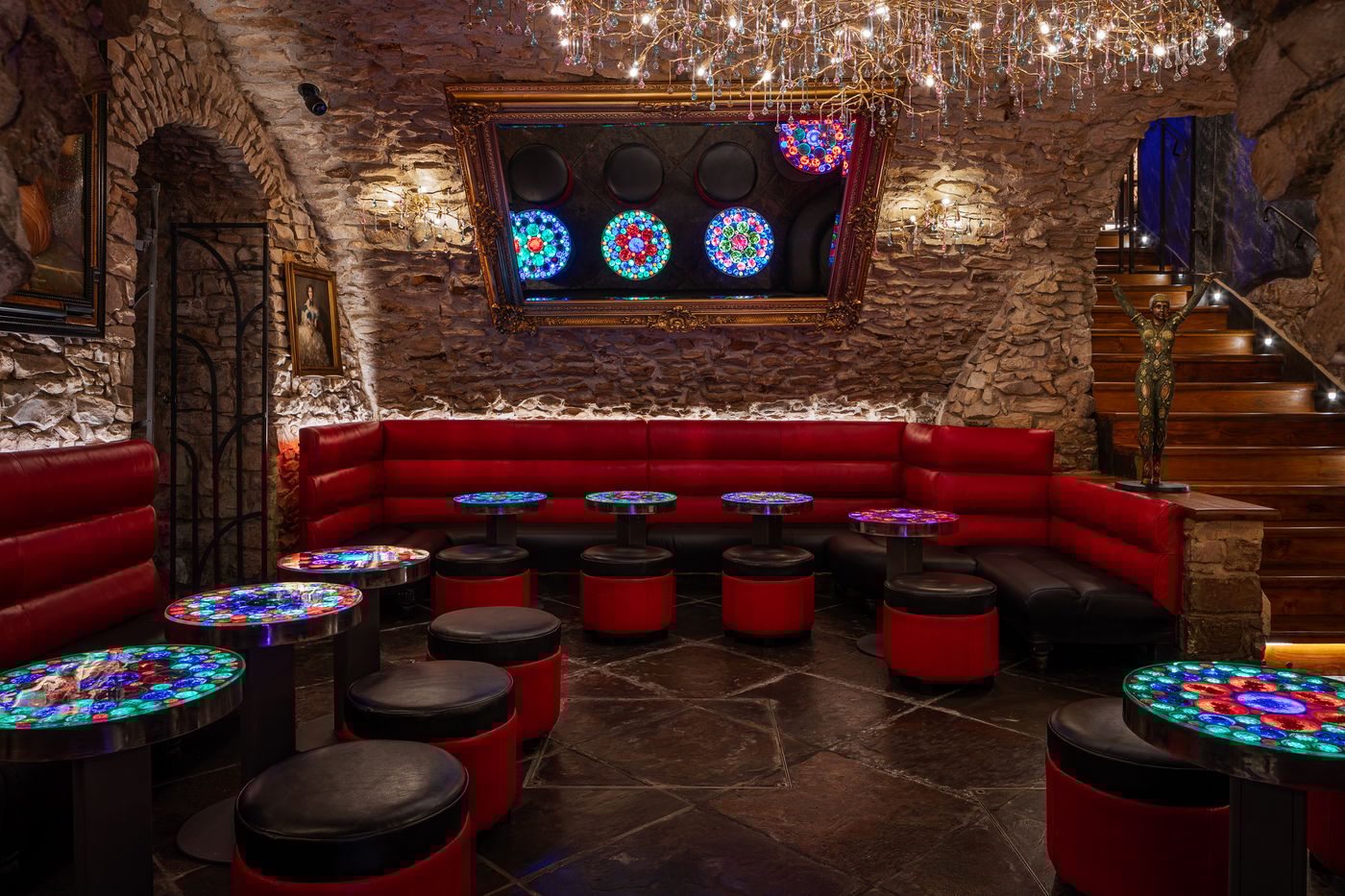 Hotel-U-Zlateho-Stromu-Prague-by-BHG-Bar-20