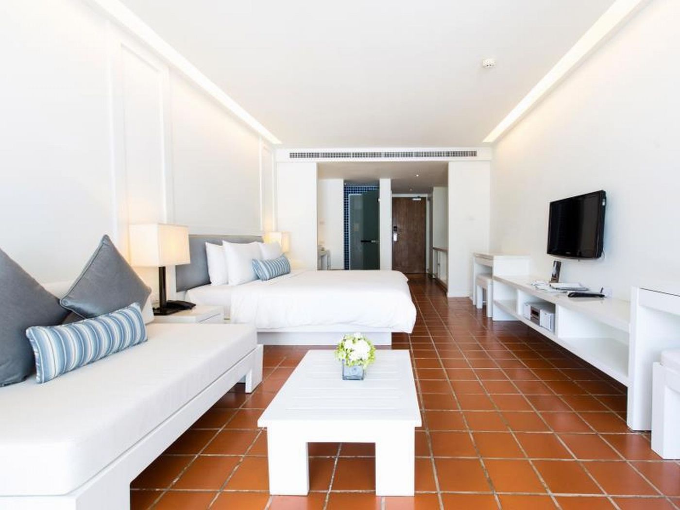 Nap-Patong-Hotel-Room-28