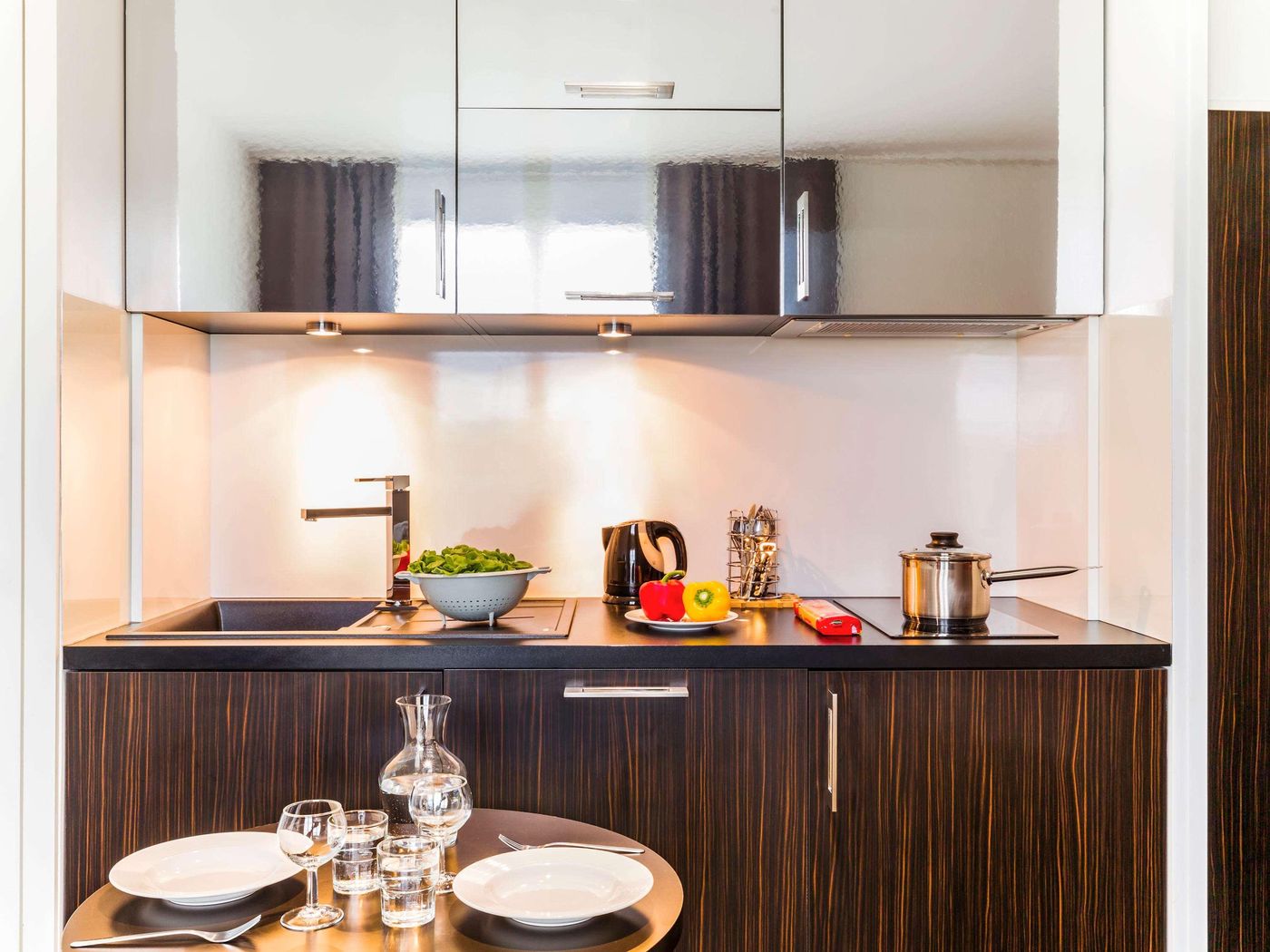 Hipark-Design-Suites-Nice-Room-33