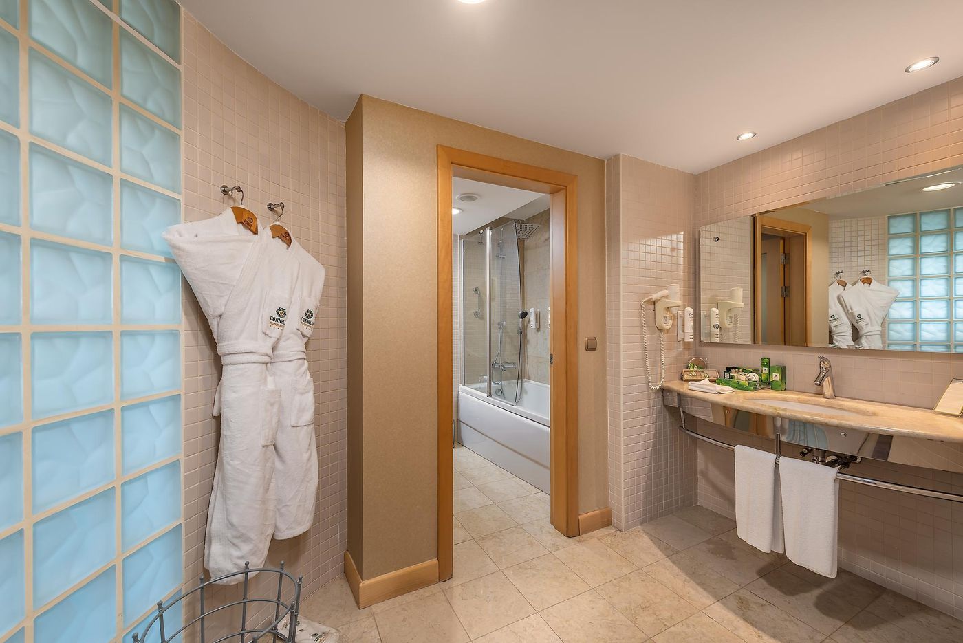 Paloma-Sensia-Room-58