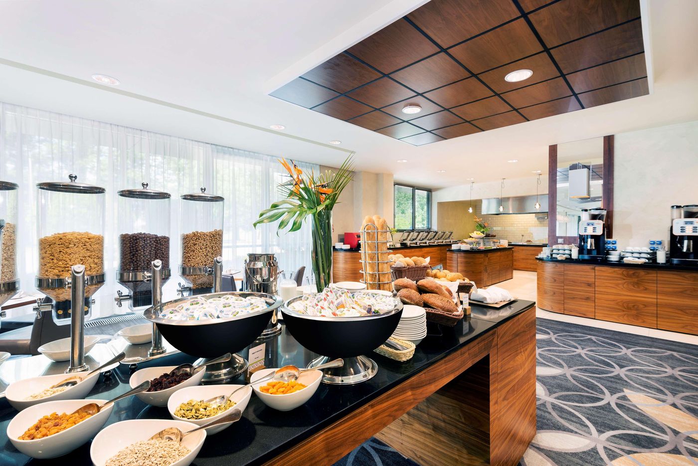 DoubleTree-by-Hilton-Krakow-Hotel---Convention-Cen-Restaurant-57