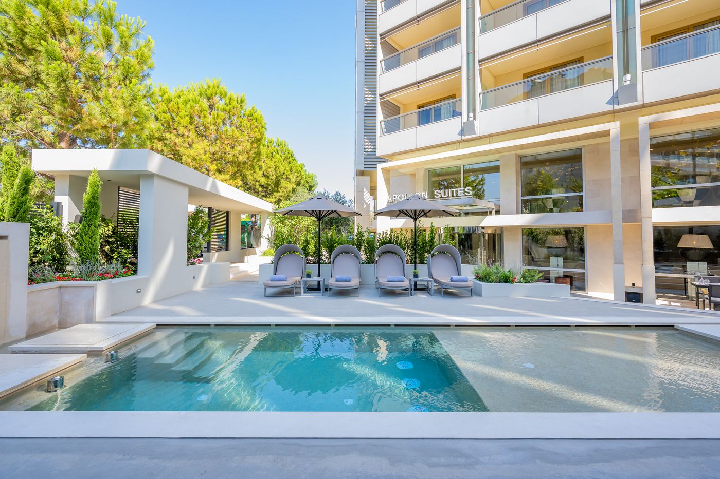 Divani-Escape-Pool-1