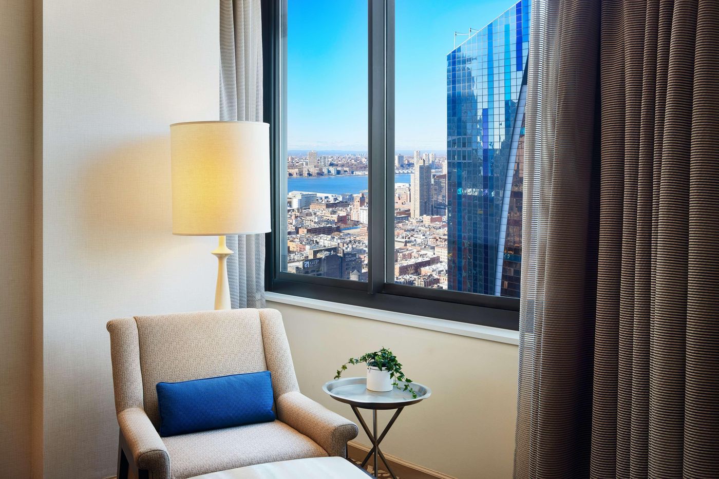 Hilton-New-York-Times-Square-Room-31