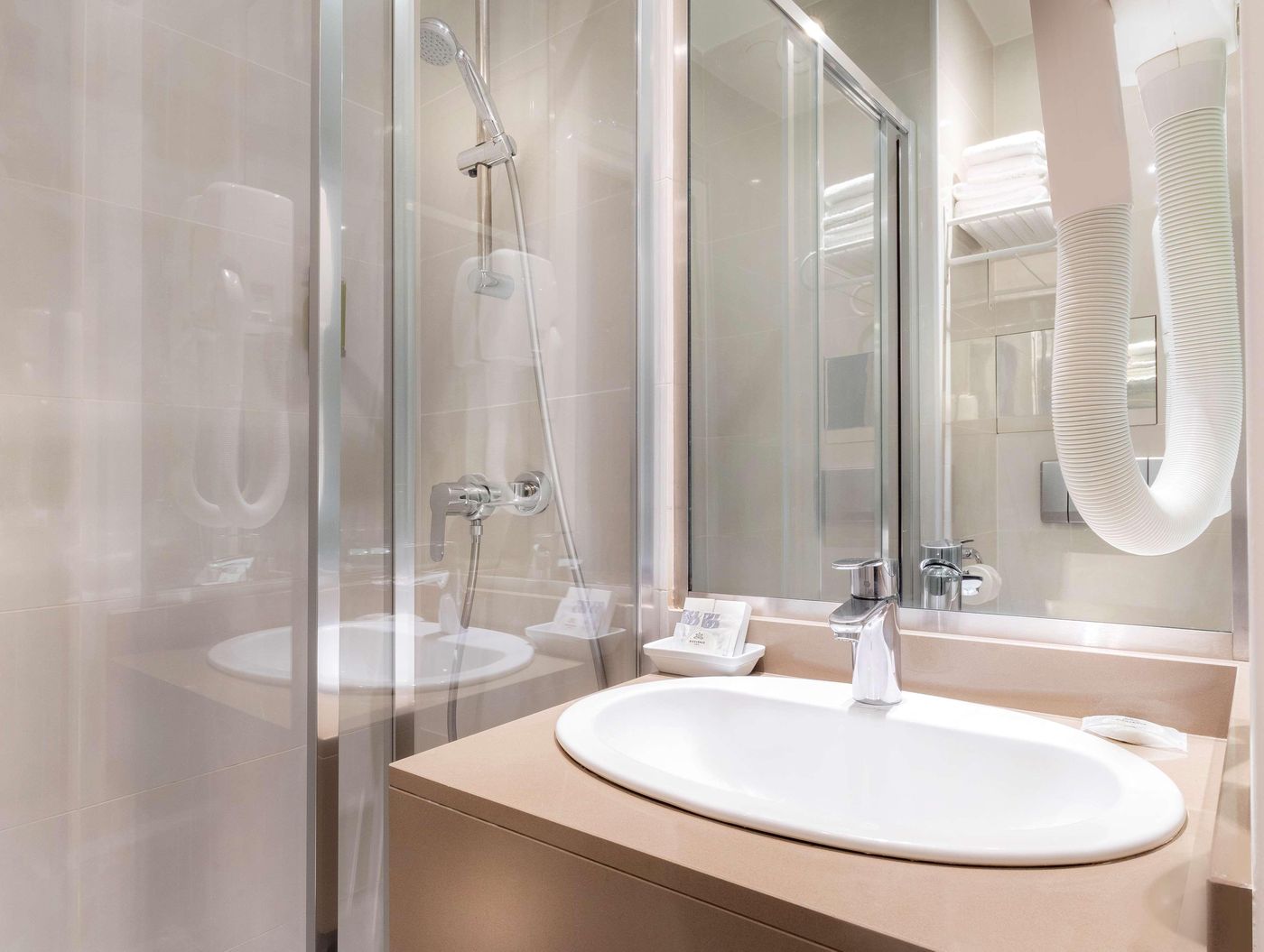 Elysees-Ceramic-Room-47