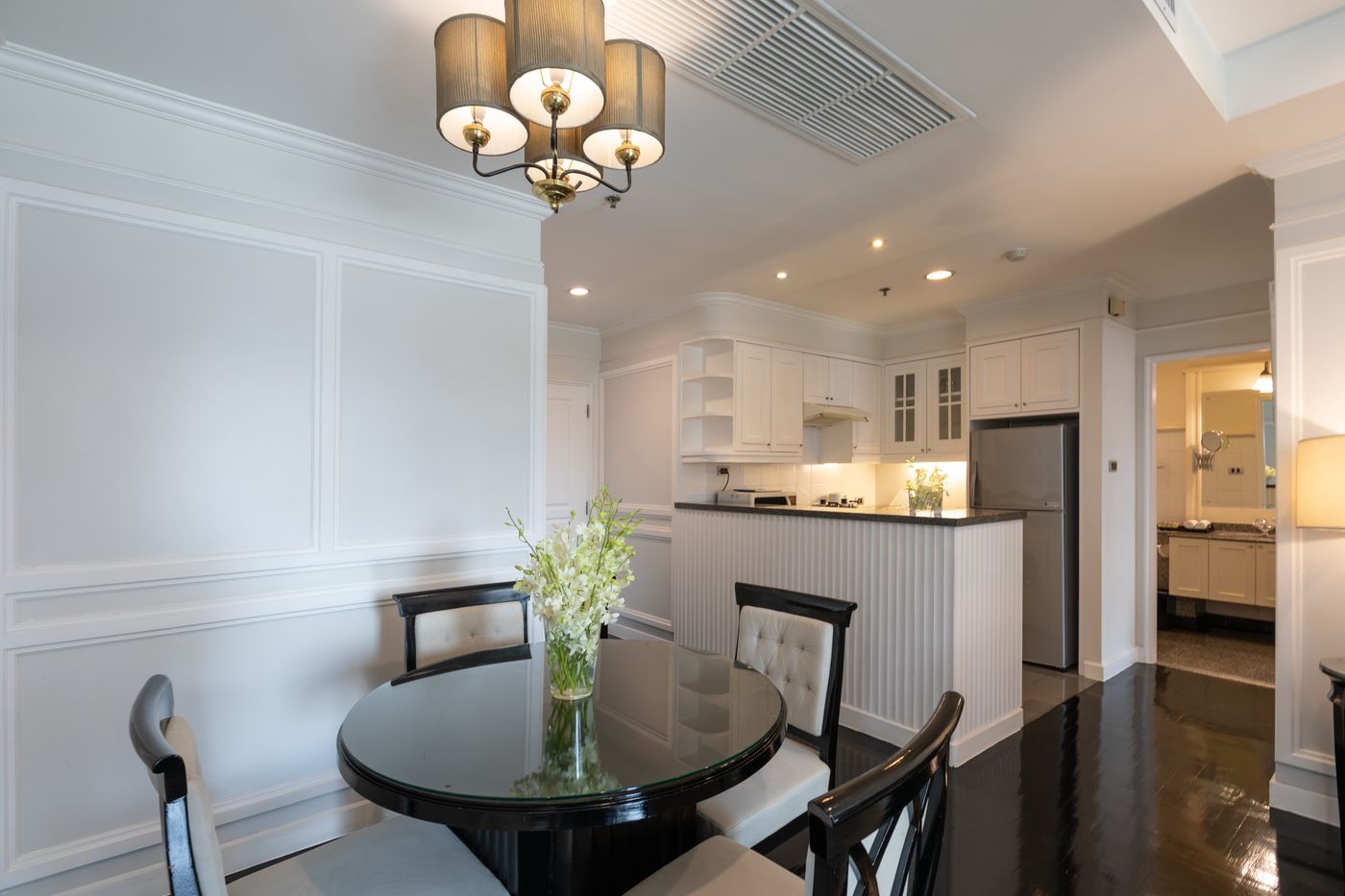 Cape-House-Langsuan-Room-30