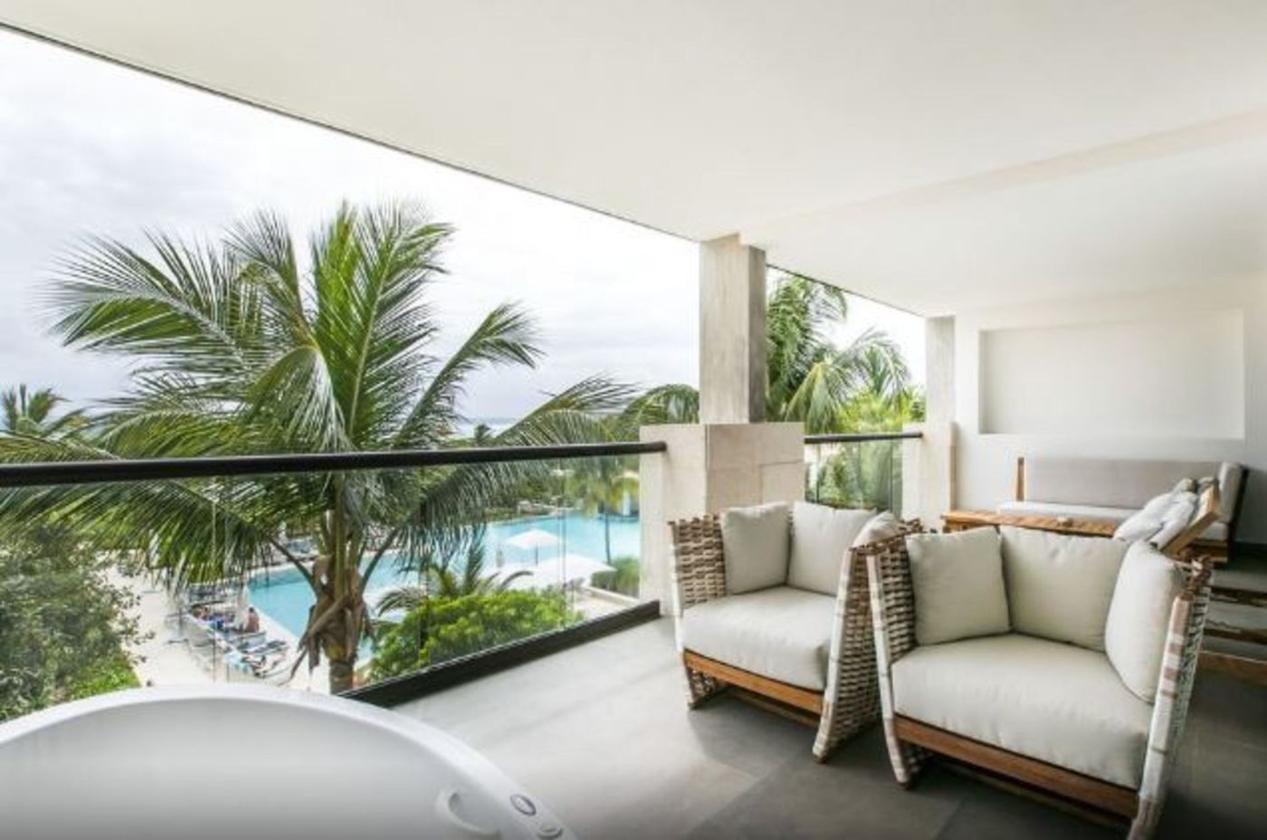 Unico-20-87-Terrace-34