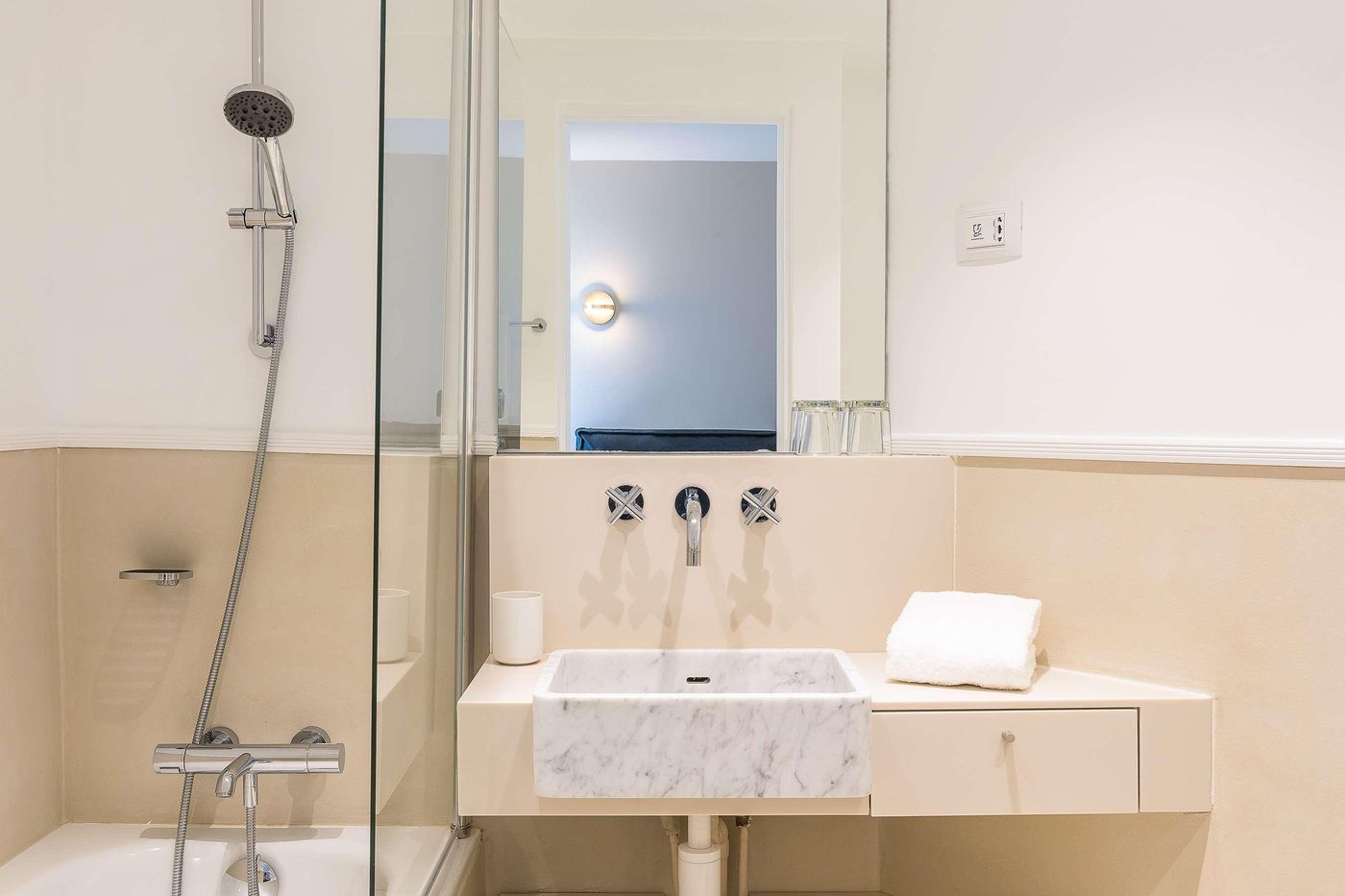 Le-Friedland-Room-38