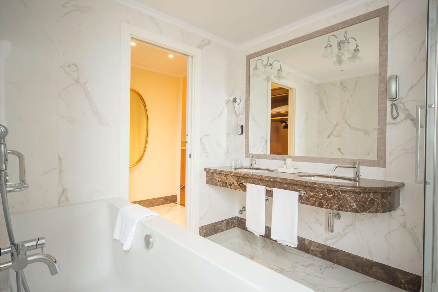 Hotel Bristol Palace - Italy - Genova - Lobby - 7