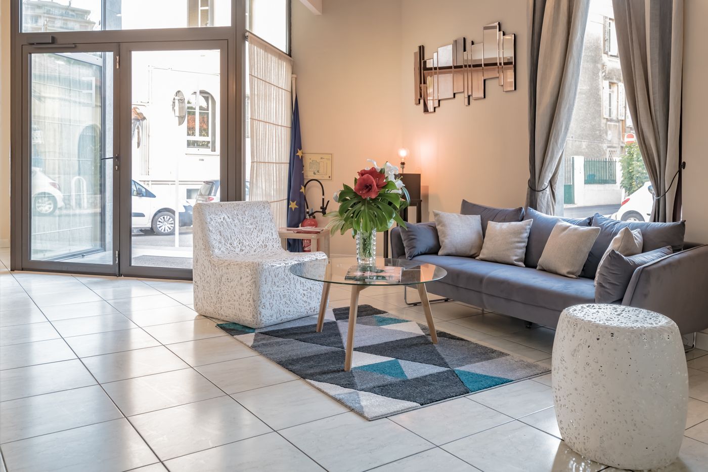 Residence-ExcelSuites-Lobby-44