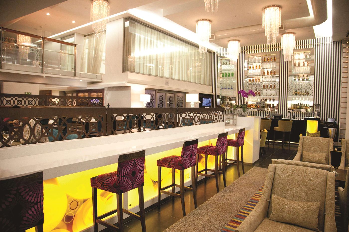 Doubletree-by-Hilton-Cape-Town-Bar-20