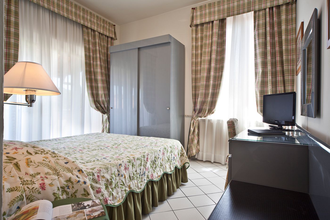 Italia-Hotel-Room-2