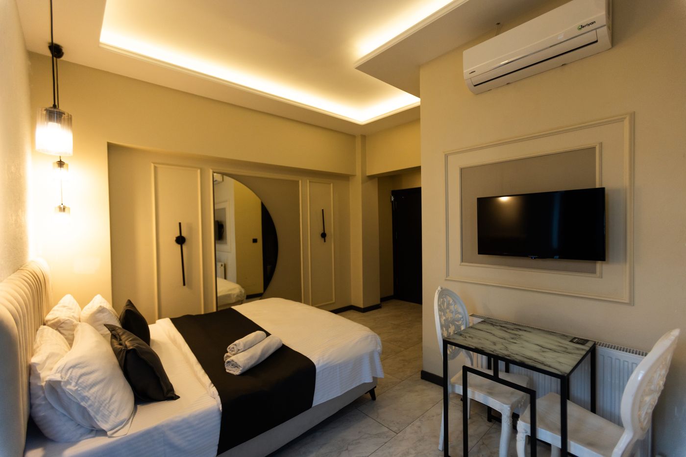 D-Twins-Airport-Hotel-Room-4