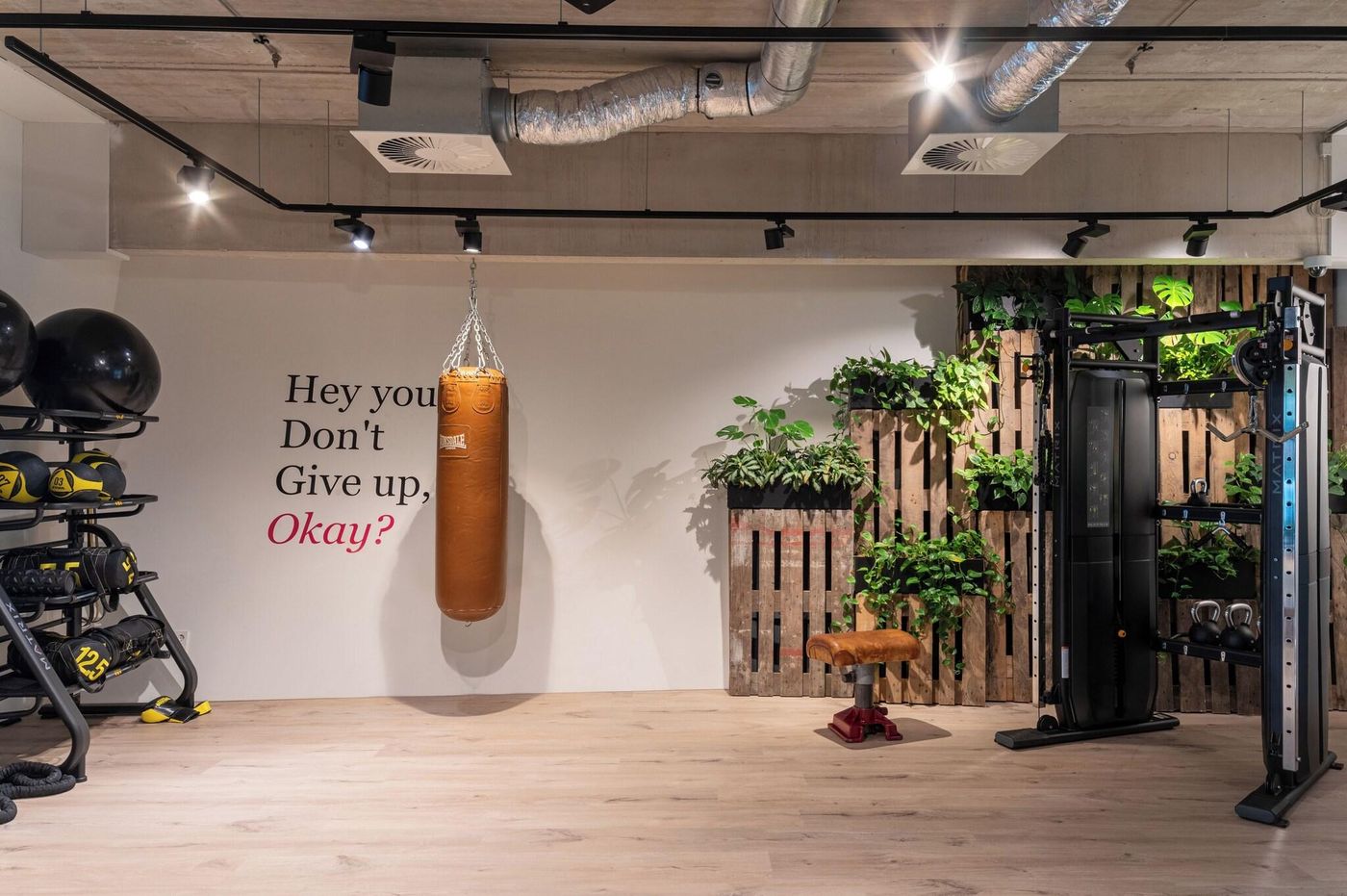 Moxy-Amsterdam-Houthavens-Sports-and-Entertainment-46