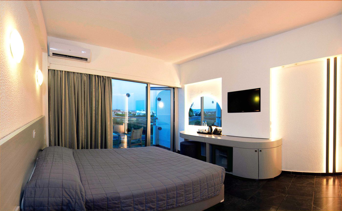 Sveltos-Hotel-Room-26