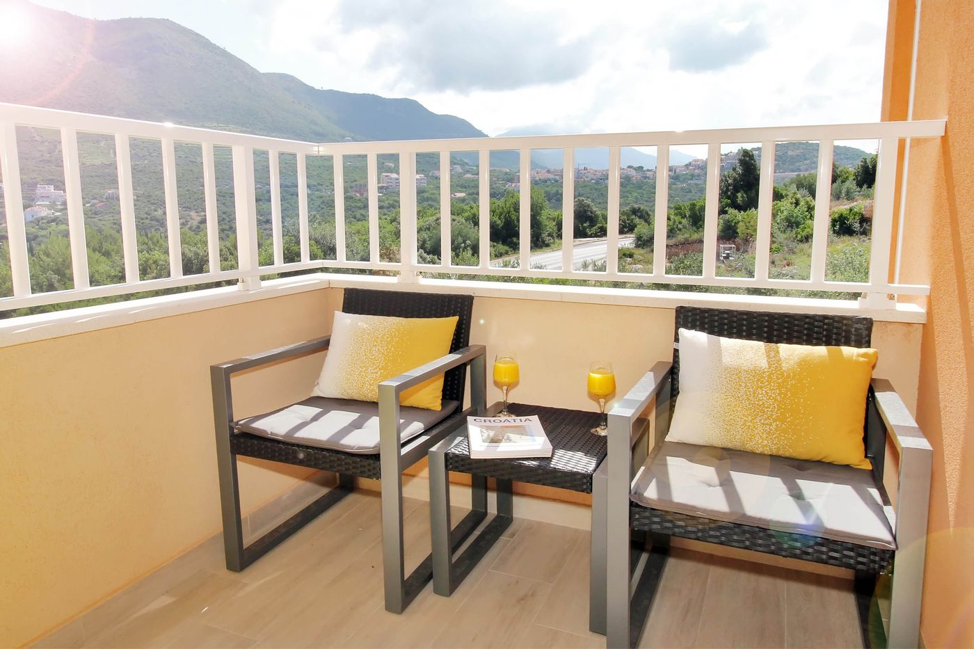 Bacan-Family-Apartments-Room-40