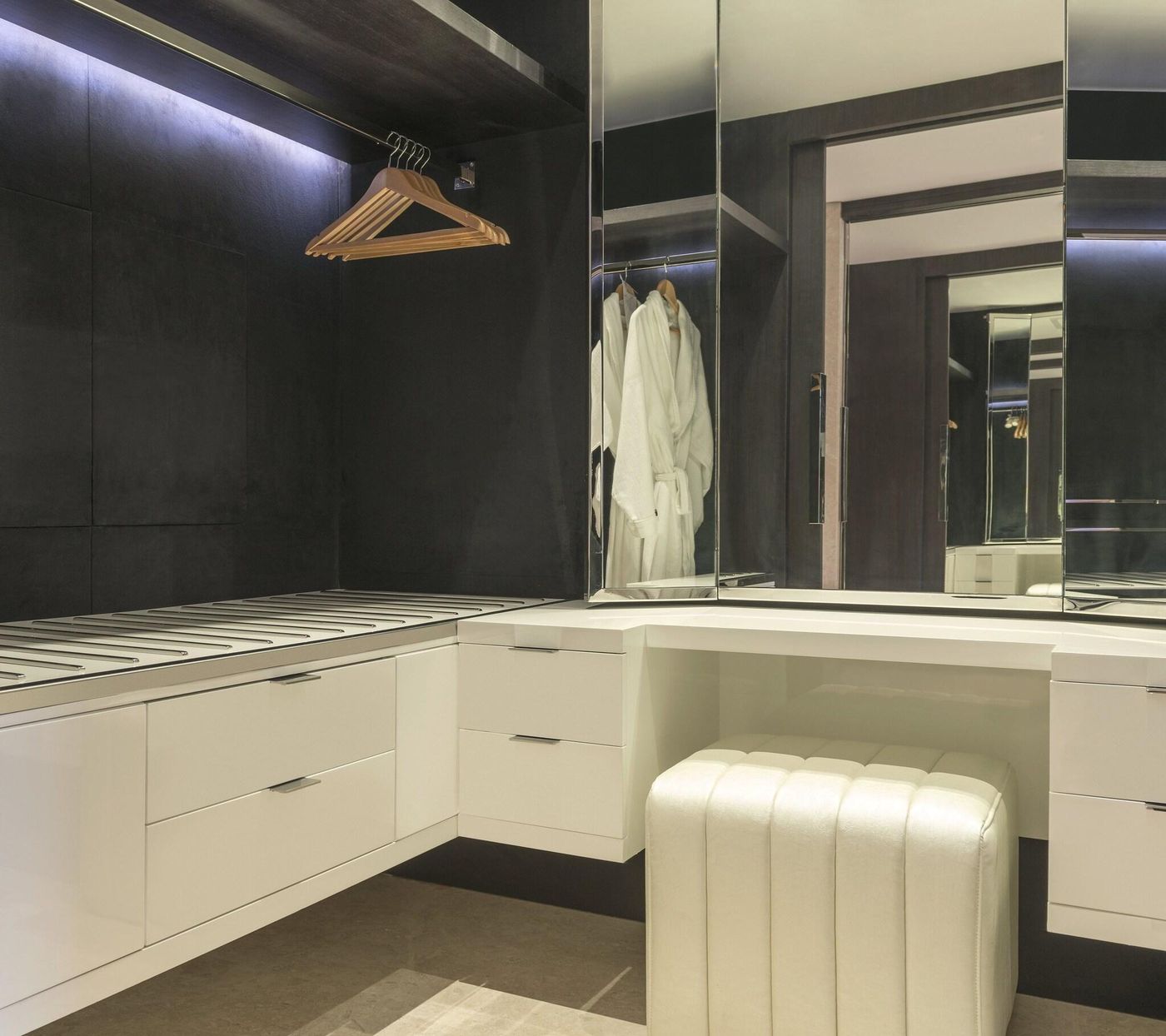 Le-Meridien-Dubai-Hotel---Conference-Centre-Room-56