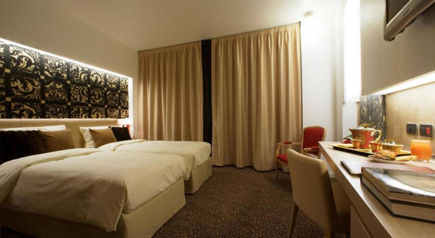 Antony-Palace-Hotel-Room-19