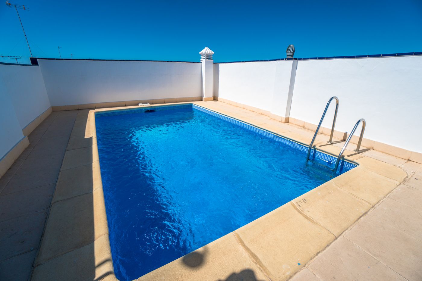 Apartamentos-Tur----sticos-Manuel-Mart----n-Pool-3