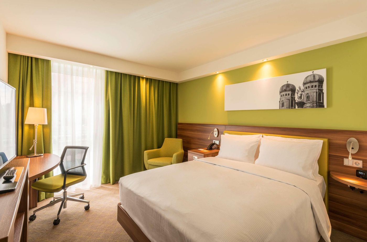 Hampton-by-Hilton-Munich-City-West-Room-7