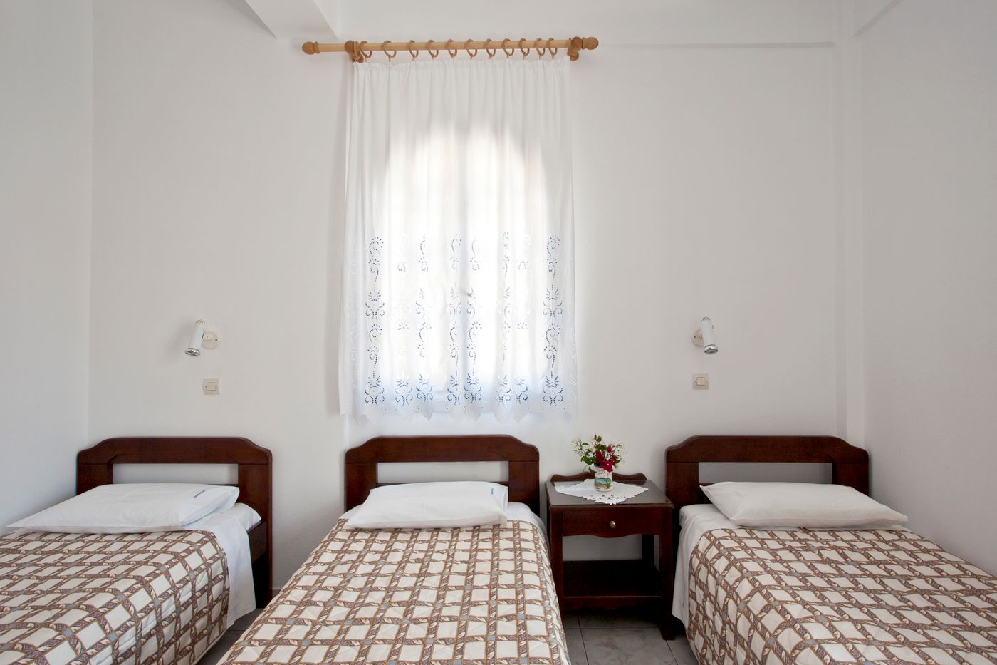 Ancient-Thira-Room-11